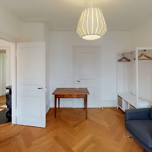 Apartment Unique Serviced Living @ Airport Line